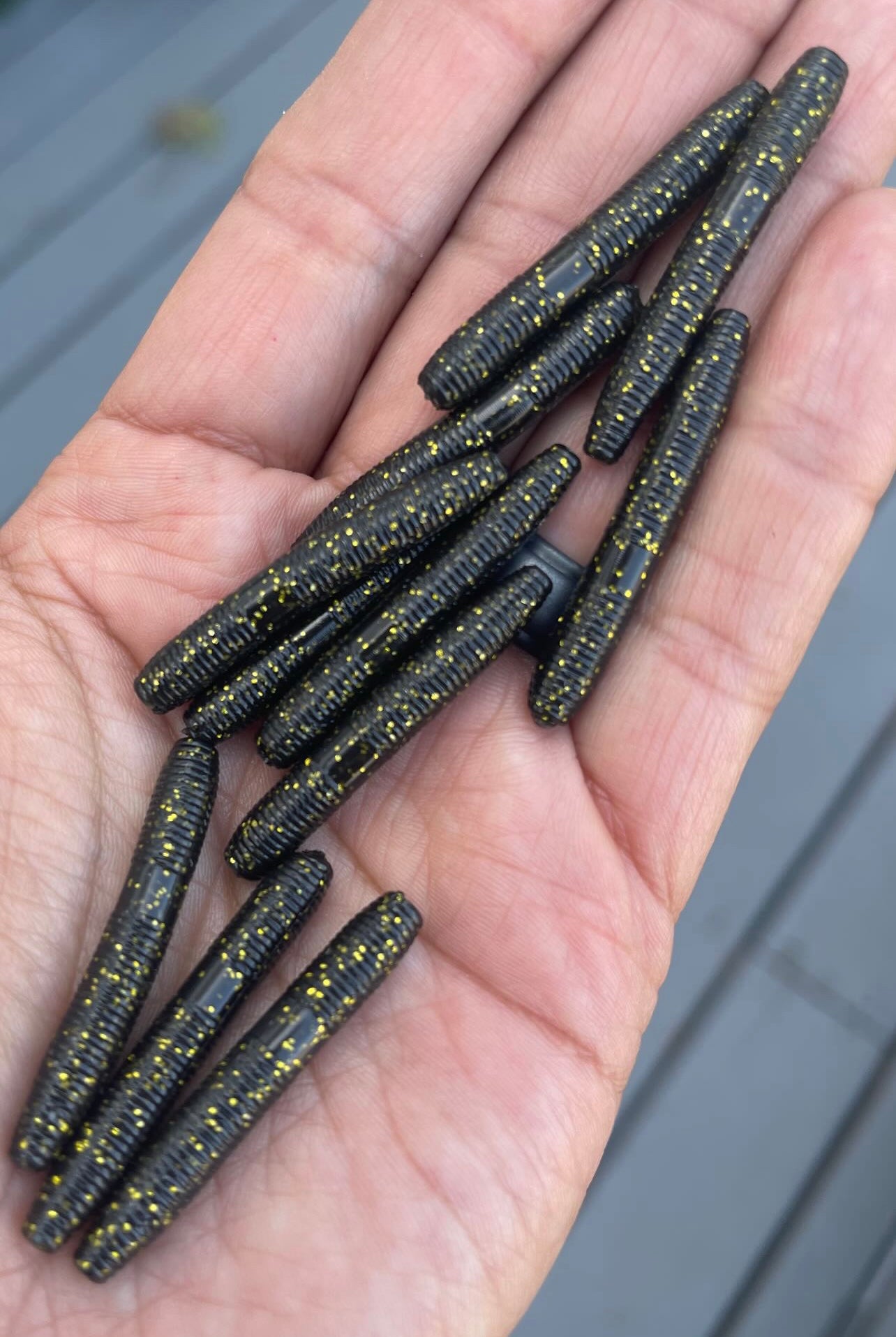 10pc 1.5 "Black/Gold" Stick Bait